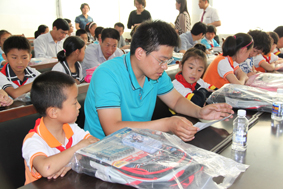 集團熱心公益 資助貧困小學生